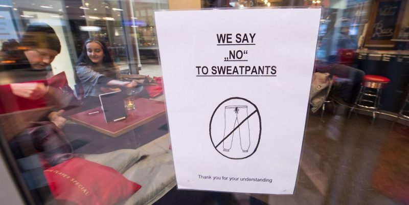 Общество: «Без штанов»: новый запрет в кафе Штутгарта