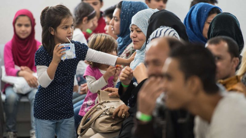 Общество: Тысячи беженцев ищут своих родственников в Германии