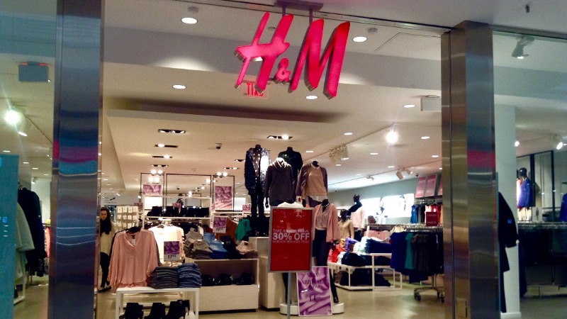 Деньги: После падения продаж H&M закрывает свои магазины