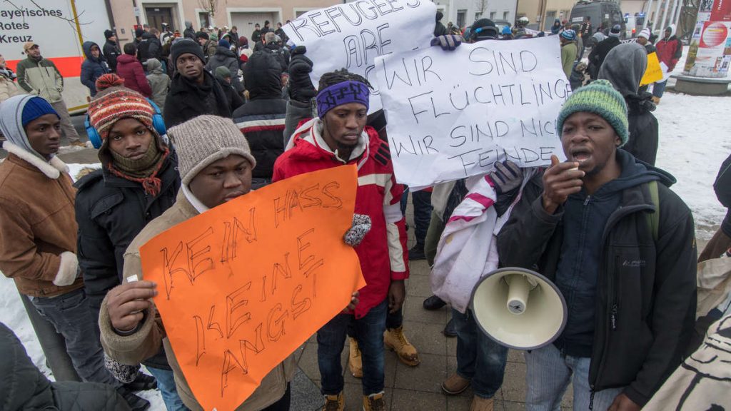 Общество: В Баварии протестуют беженцы: «Мир должен знать, как к нам здесь относятся»