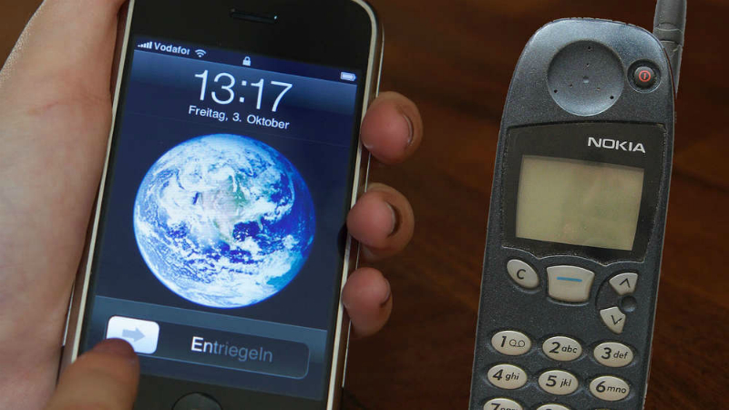 Деньги: Жители Германии получают огромные деньги за старые телефоны