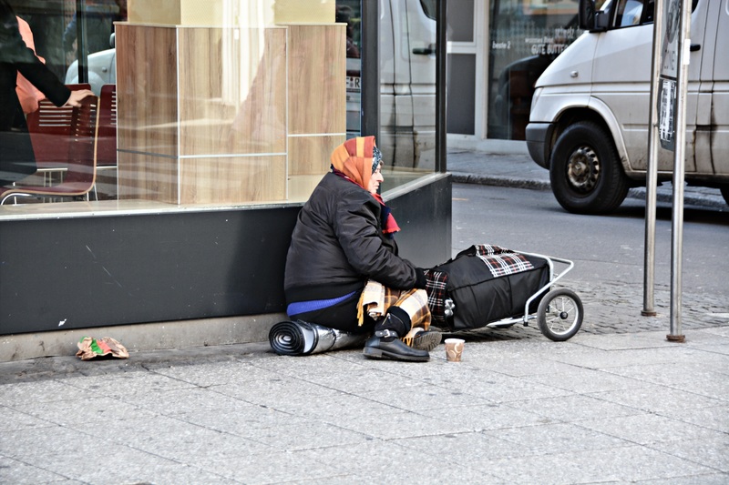 Общество: Бездомным в Германии придется платить штраф за ночевку на улице