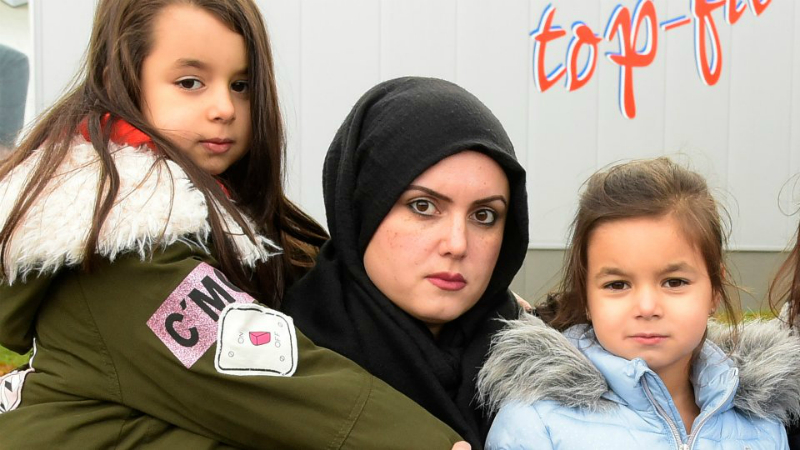 Общество: Из-за мусульманского платка фитнес-центр выставил мать с двумя детьми за дверь
