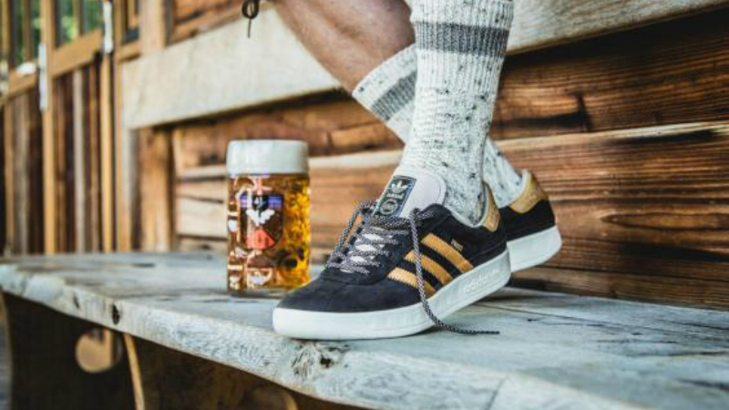Досуг: Adidas выпустил кроссовки, которым не страшны пиво и рвота