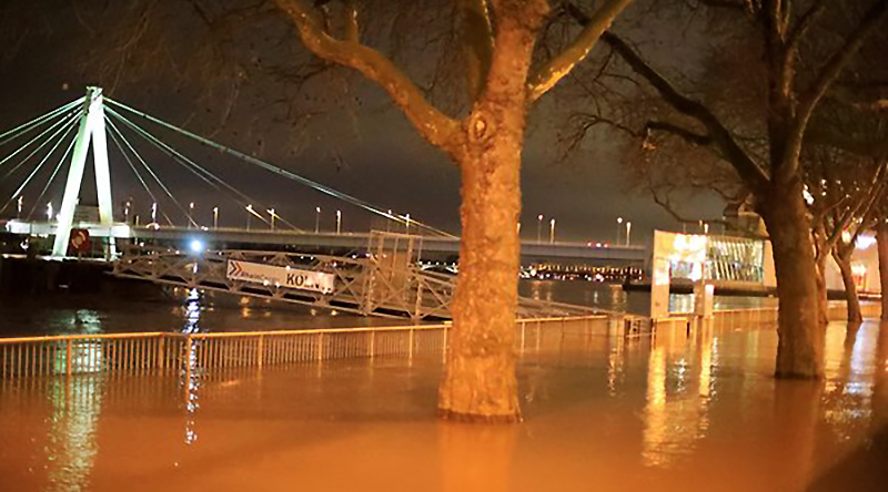 Погода: Сегодня уровень воды в Рейне достигнет максимальной отметки