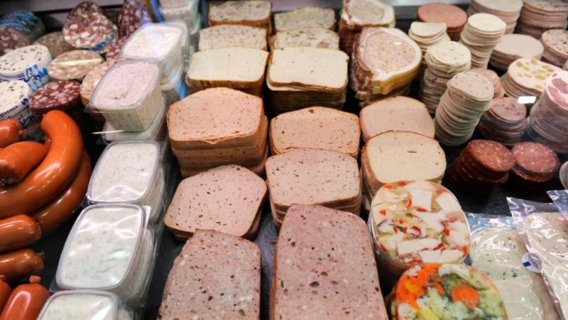 Здоровье: Количество антибиотиков в мясе и колбасе увеличивается