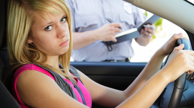 Закон и право: Что грозит водителю, у которого во время проверки не было при себе документов?