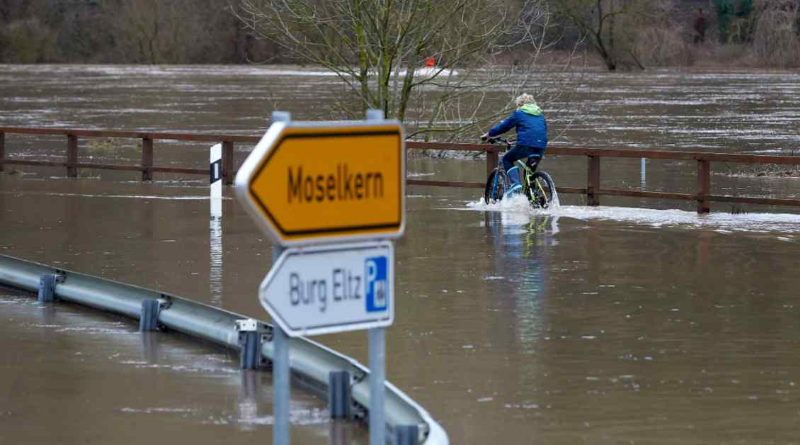 Погода: Уровень воды в реках Германии достиг критической отметки