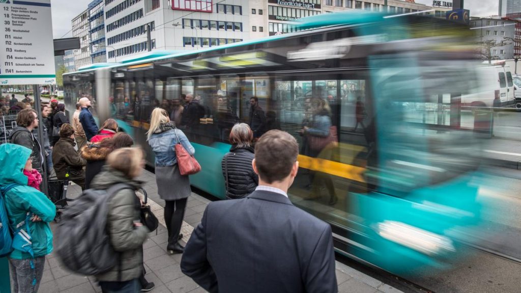 Общество: Почему общественный транспорт в Берлине небезопасен?