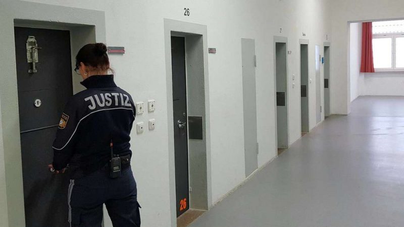 Общество: Новая депортационная тюрьма в Эрдинге не готова принимать заключенных
