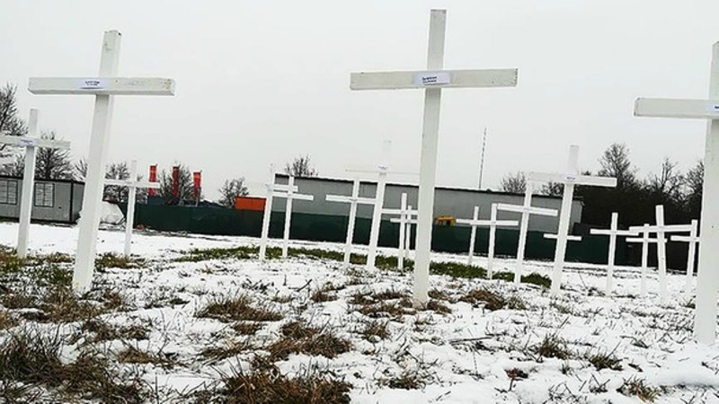 Общество: В Регенсбурге активисты установили кресты на месте будущей мечети