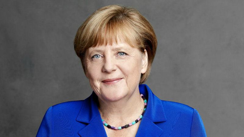 Политика: Немцы все еще довольны работой Ангелы Меркель (инфографика)