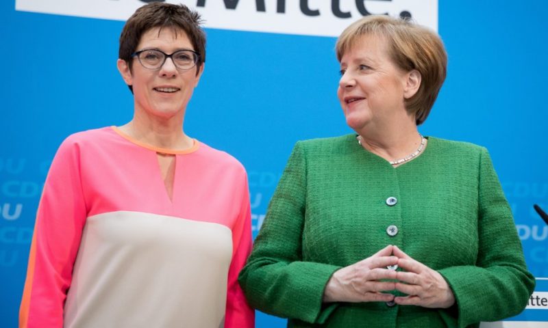 Политика: Ангела Меркель определилась с преемницей