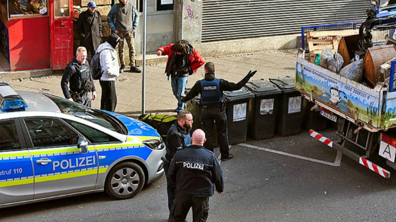 Общество: Самая опасная улица Германии: наркоманы, драки, дилеры