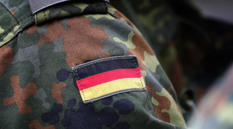 Общество: Ради отпуска солдат бундесвера «убил» свою девушку