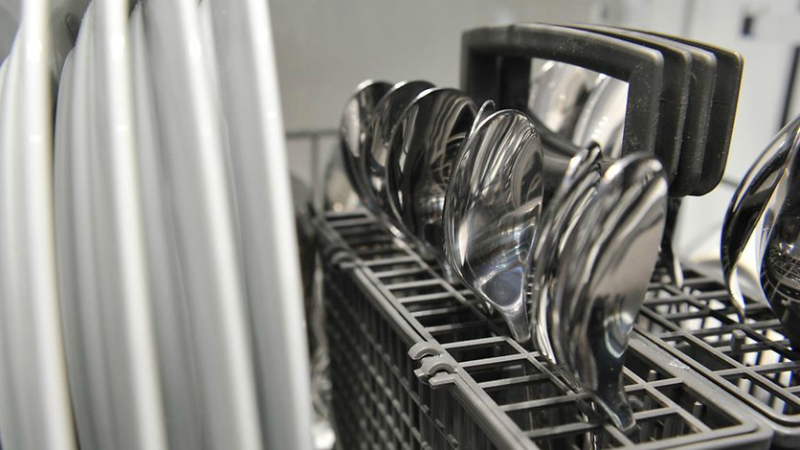 Домашние хитрости: Как сэкономить на посудомоечной машине