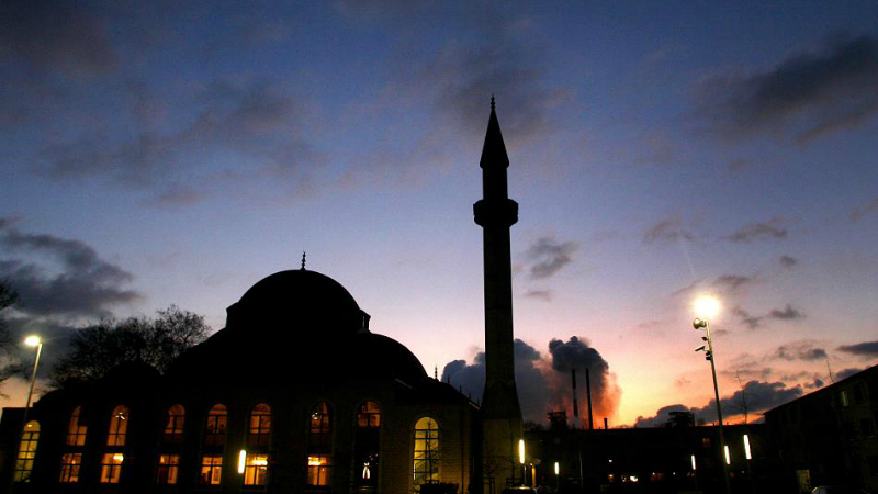 Общество: Город хочет добиться разрешения на публичный призыв мусульман к молитве