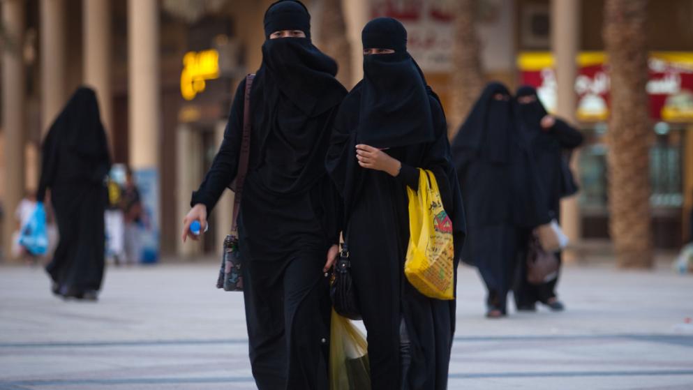 Общество: Саудовский принц разрешил женщинам не носить хиджаб