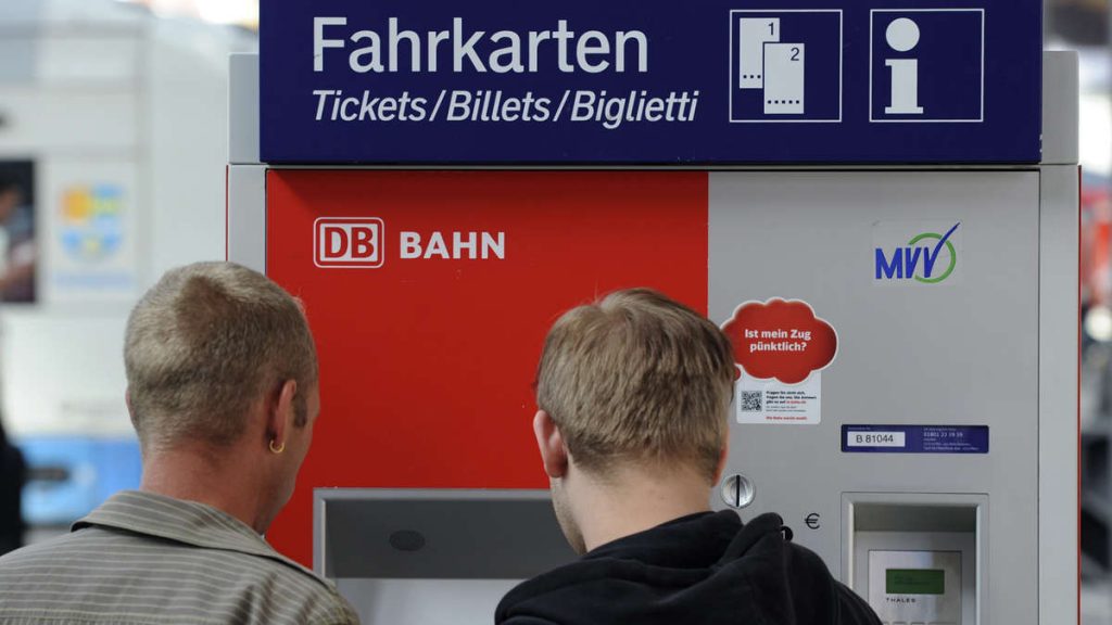 Общество: Deutsche Bahn не будет проверять билеты у всех пассажиров