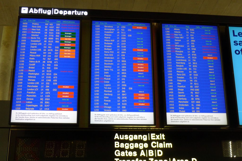 Общество: Берлинский аэропорт потратит €500000 на замену экранов, которые ни разу не включались