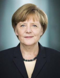 Политика: Меркель опечалена проявлением антисемитизма среди беженцев