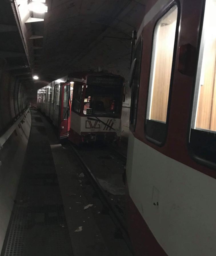 Происшествия: В метро Дуйсбурга столкнулись два поезда: десятки пострадавших