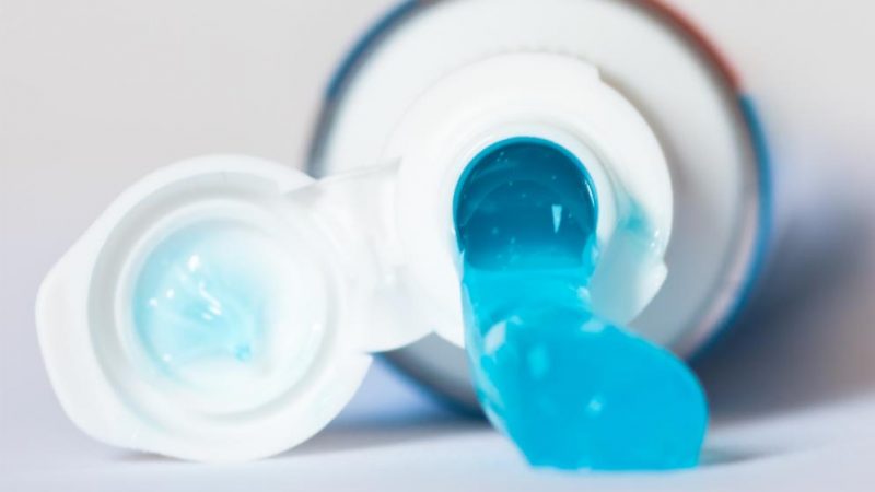 Общество: Пользоваться этими зубными пастами опасно для здоровья
