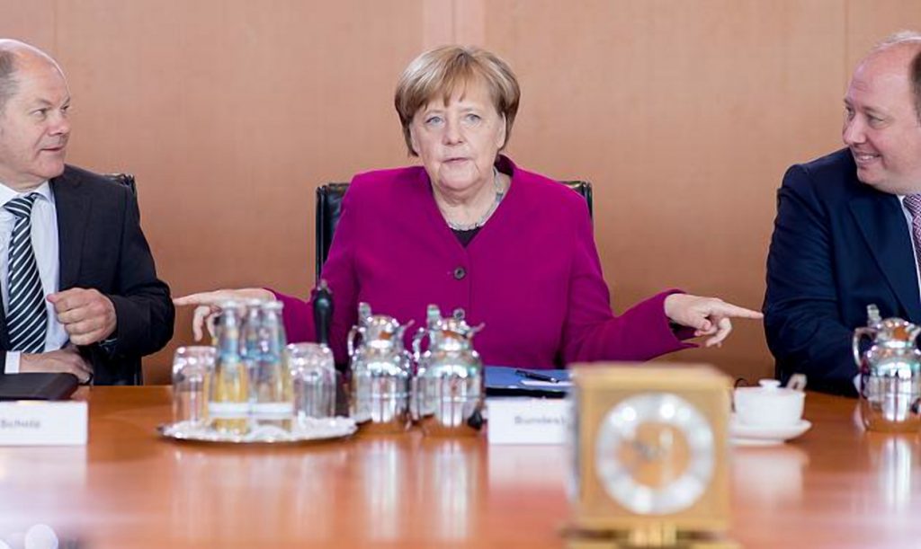 Деньги: Кто зарабатывает больше, чем Ангела Меркель?