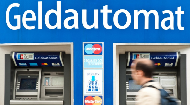 Общество: В Германии становится все меньше банкоматов