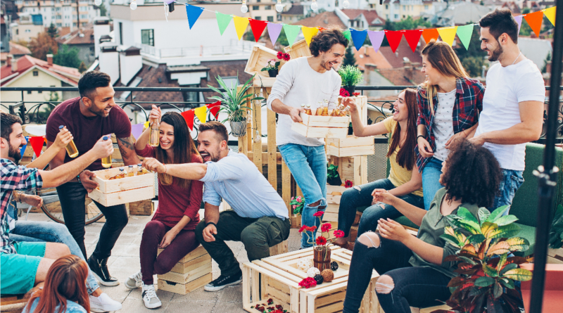 Общество: Можно ли устраивать вечеринку на балконе?