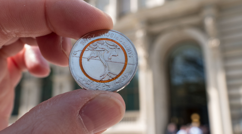 Общество: В Германии вышла новая коллекционная монета номиналом в €5