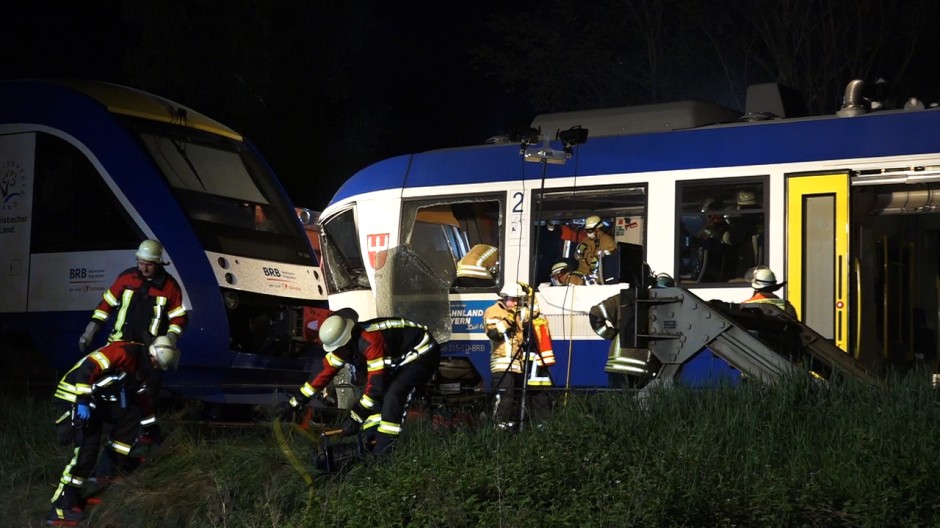 Происшествия: В Баварии пассажирский поезд врезался в грузовой