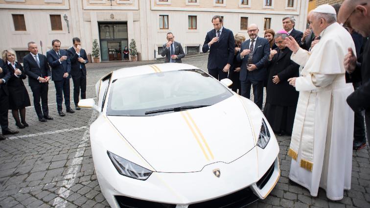 Отовсюду обо всем: Lamborghini папы Римского ушел с молотка за €715 тысяч рис 2