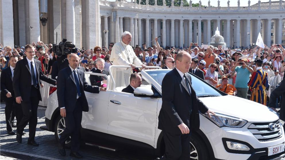 Отовсюду обо всем: Lamborghini папы Римского ушел с молотка за €715 тысяч рис 3