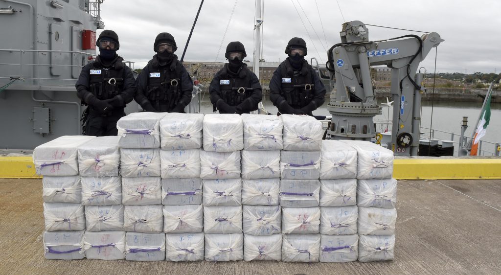 Закон и право: Немецкая полиция задержала албанца, пытавшегося ввезти в страну рекордные 613 кг кокаина