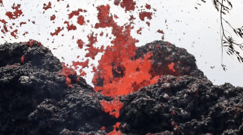 Отовсюду обо всем: Извержение вулкана на Гавайях грозит катастрофой (фото, видео)