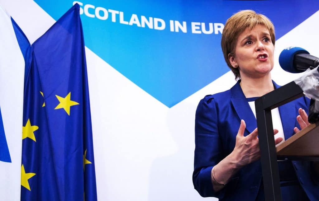 Отовсюду обо всем: Шотландия вернется к референдуму об отделении от Британии