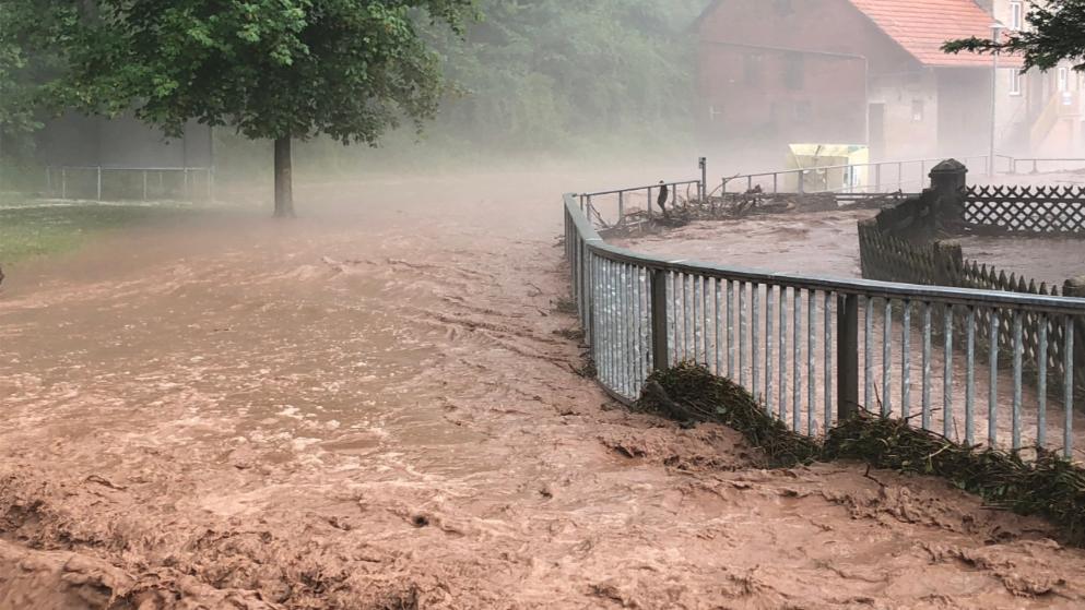 Происшествия: Град, наводнения и оползни: Германия пережила страшный вечер рис 2