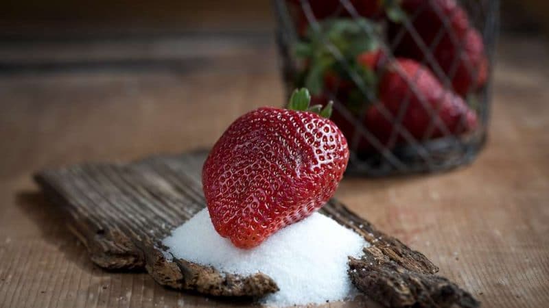 Домашние хитрости: Вот почему вы должны есть клубнику с солью, а не с сахаром