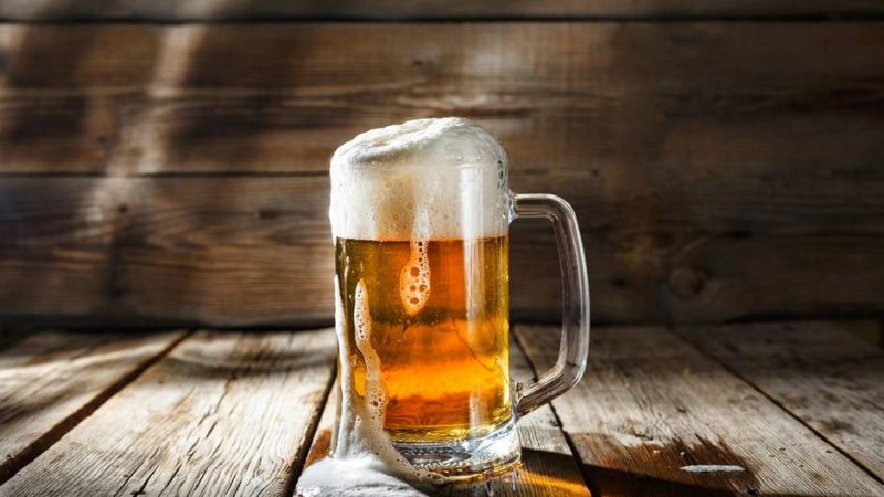 Общество: Просроченное пиво: пить или не пить?
