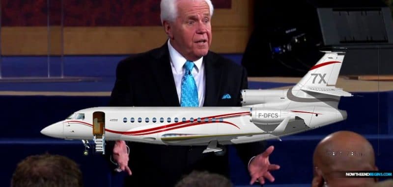 Общество: Проповедник из США просит у паствы денег на четвертый частный самолет