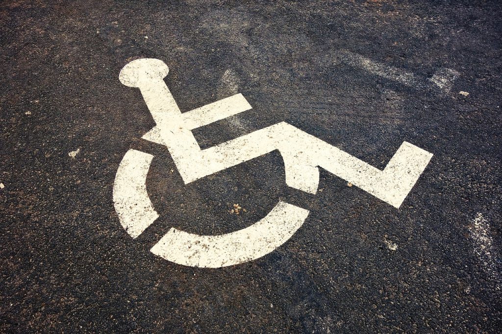 Общество: Парковка для инвалидов: кто имеет право парковаться?