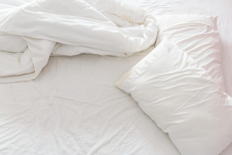 Домашние хитрости: Никогда не застилайте кровать сразу после сна