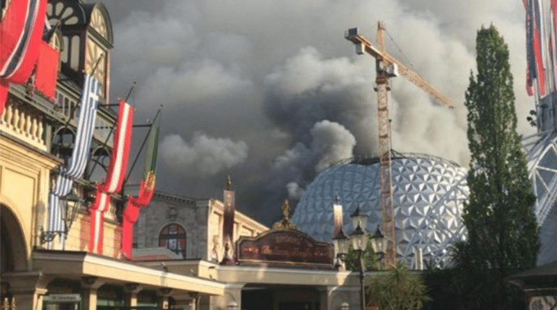 Происшествия: Масштабный пожар разрушил часть крупнейшего развлекательного парка Германии