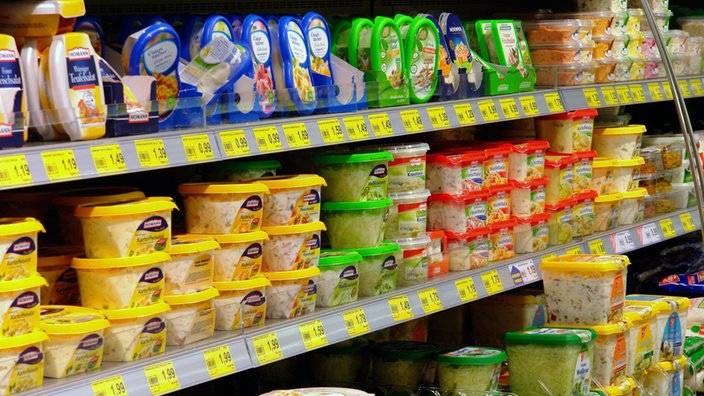 Общество: Не покупайте готовые салаты в супермаркетах