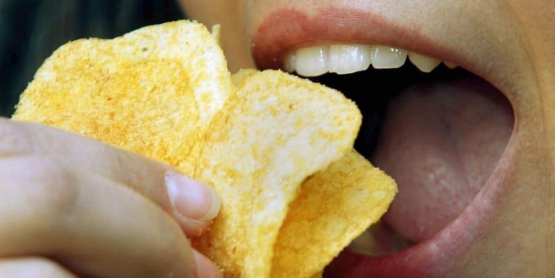 Здоровье: По этой причине вы не можете перестать есть чипсы