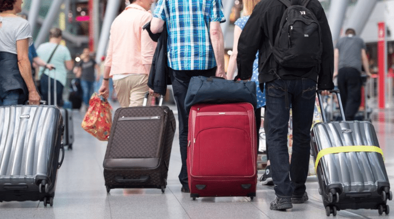 Общество: С началом летних каникул в аэропорты Германии придет хаос