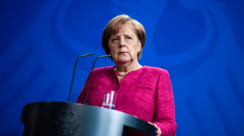 Политика: Меркель хочет провести чрезвычайный саммит, посвященный миграционному кризису