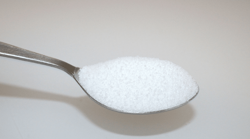 Домашние хитрости: Восемь способов применения соли в быту