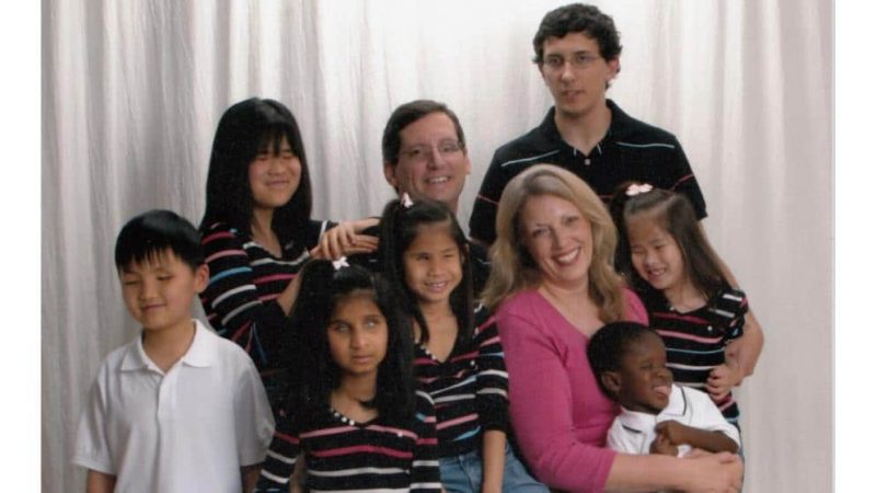 Общество: Любовь слепа: семейная пара усыновила шестерых детей с проблемами зрения